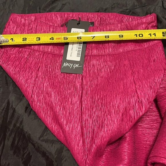 NWT Nasty Gal Textured Jacquard Split Detail Trouser in Hot Pink. Size 2 US. NWT - Picture 3 of 5